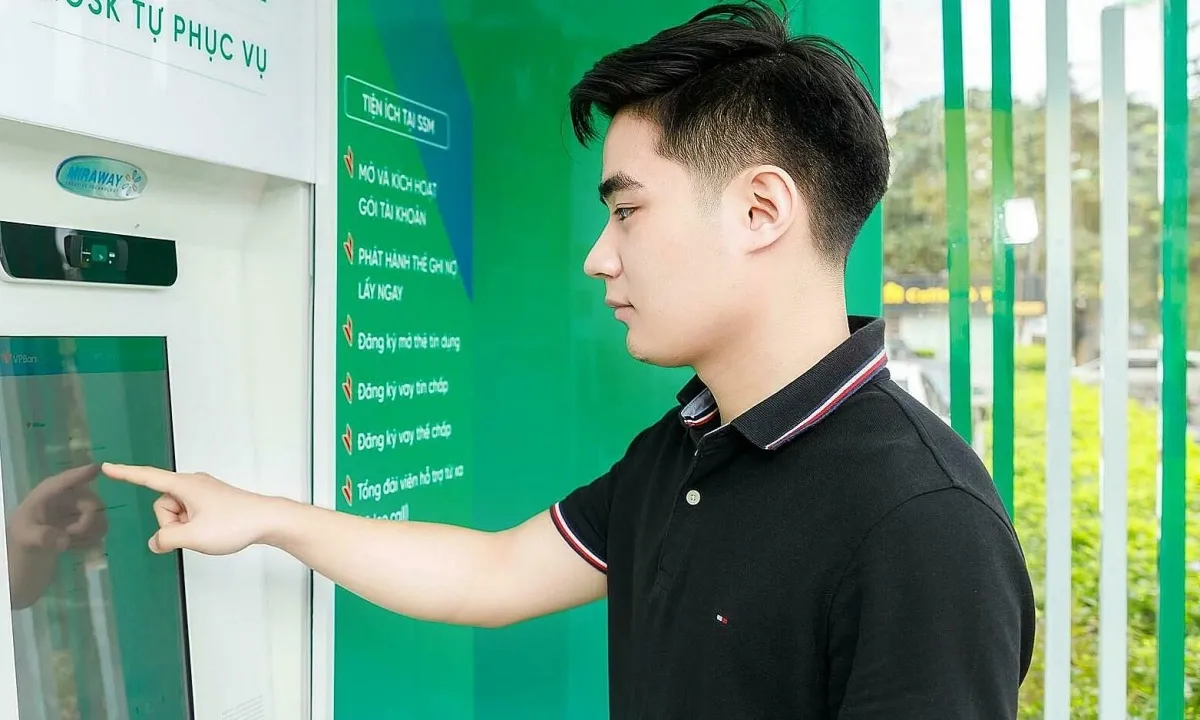 Khách hàng có thể đổi mã PIN thẻ ATM tại trụ ATM của ngân hàng VPBank 