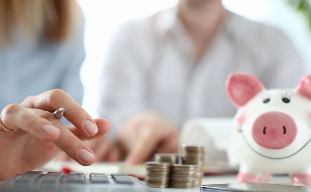 Học cách tiết kiệm tiền lương là bước khởi đầu để xây dựng một nền tảng tài chính vững chắc
