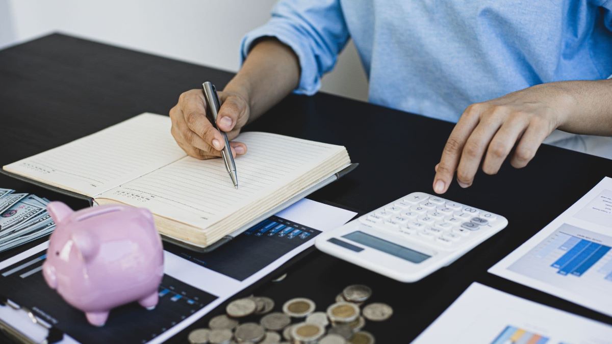 Nên dành tối thiểu 20% thu nhập mỗi tháng để tiết kiệm, tùy chỉnh cách nhận cả gốc và lãi theo kế hoạch tài chính cá nhân