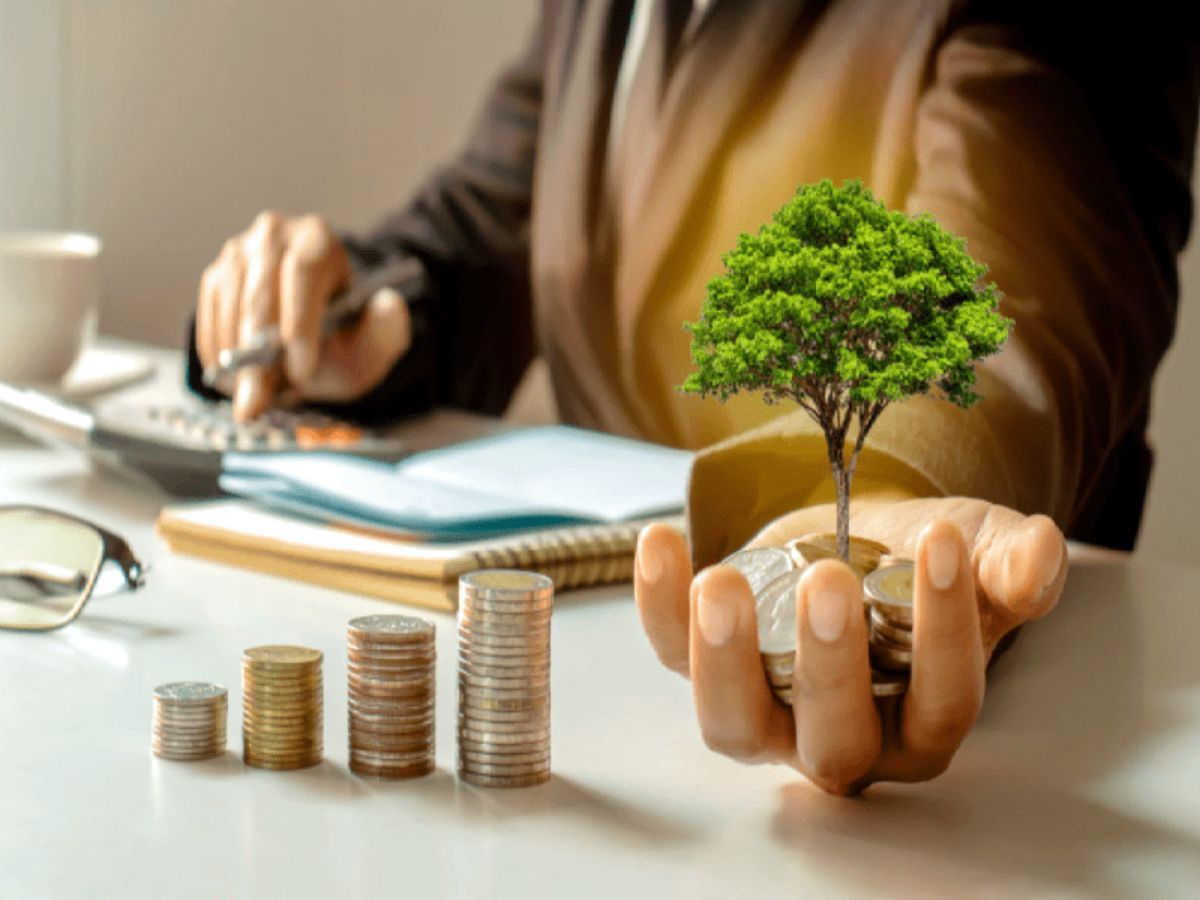 Quỹ đóng là loại quỹ đầu tư chỉ huy động vốn bằng cách phát hành một số lượng chứng chỉ quỹ cố định một lần duy nhất 