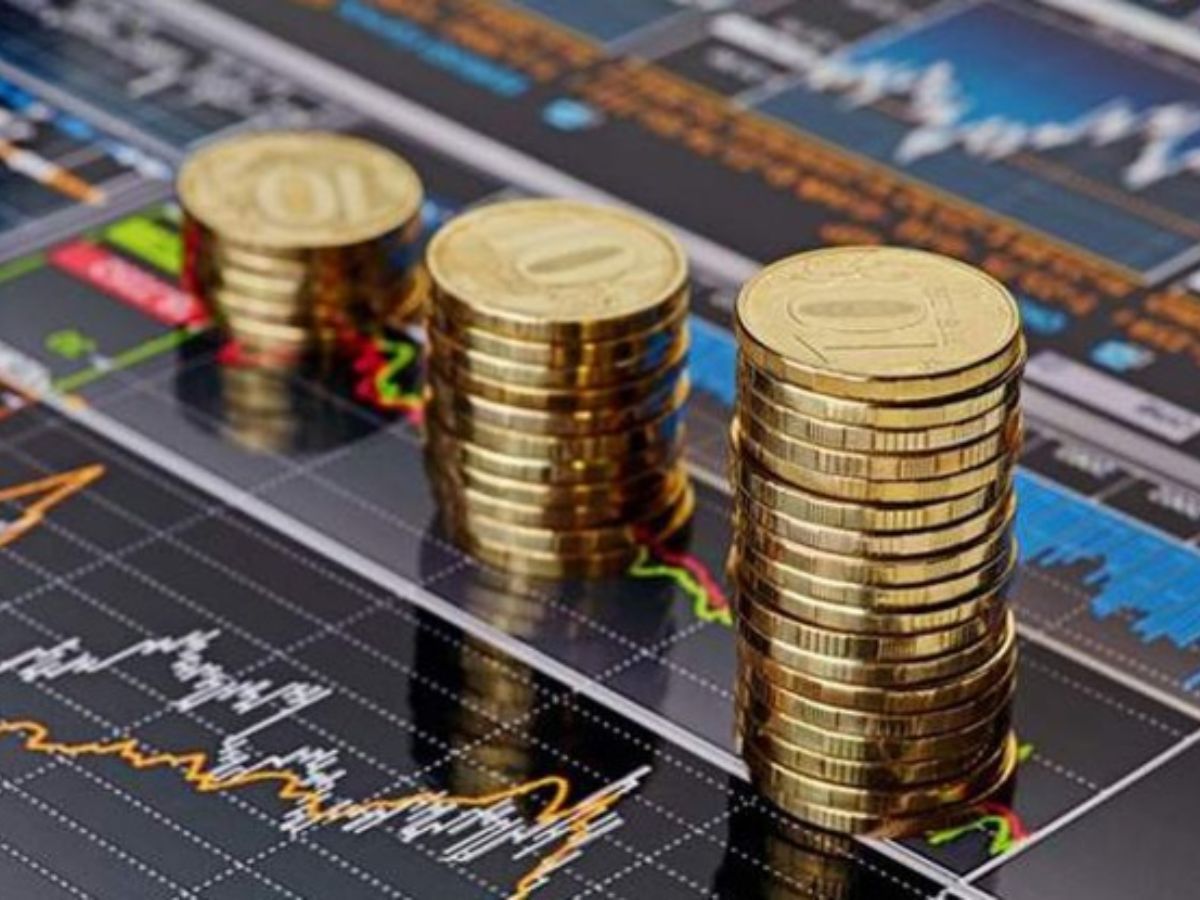 Các loại quỹ mở phổ biến tại Việt Nam bao gồm Quỹ cổ phiếu, Quỹ trái phiếu, và Quỹ cân bằng