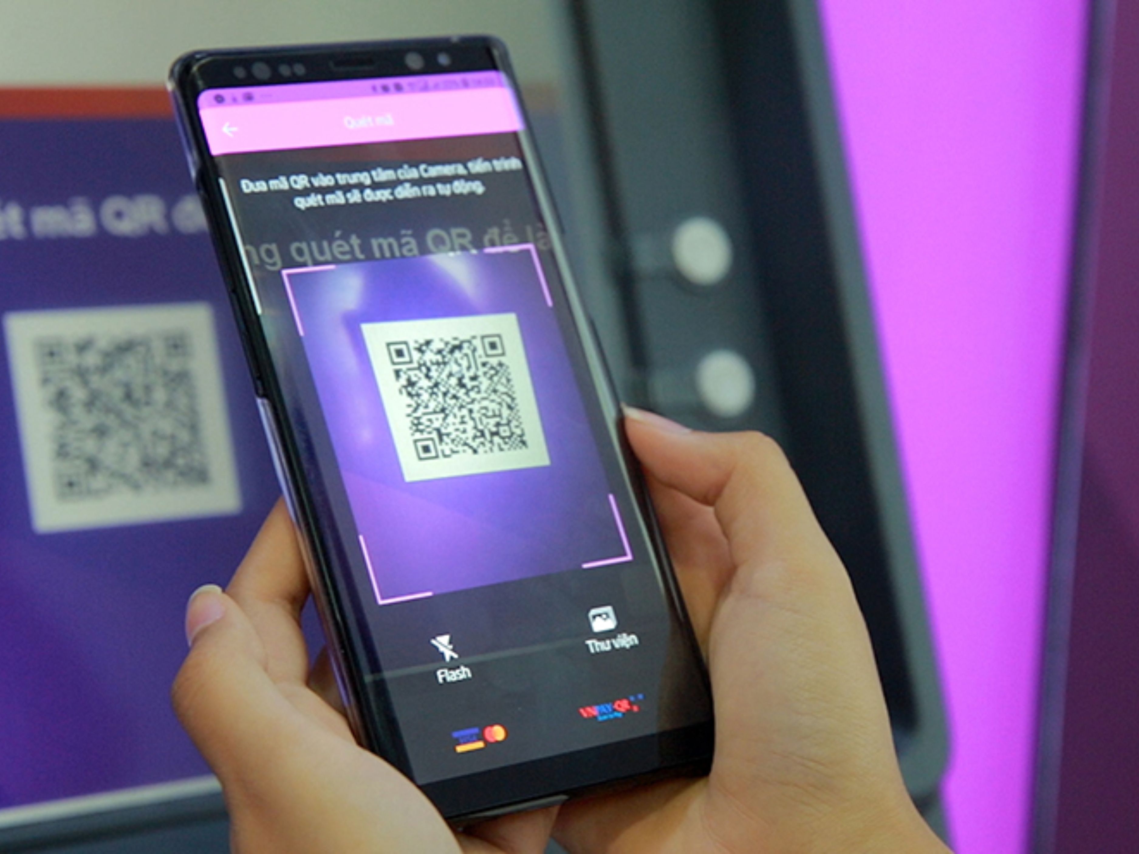 rut-tien-bang-ma-qr-1.jpg
