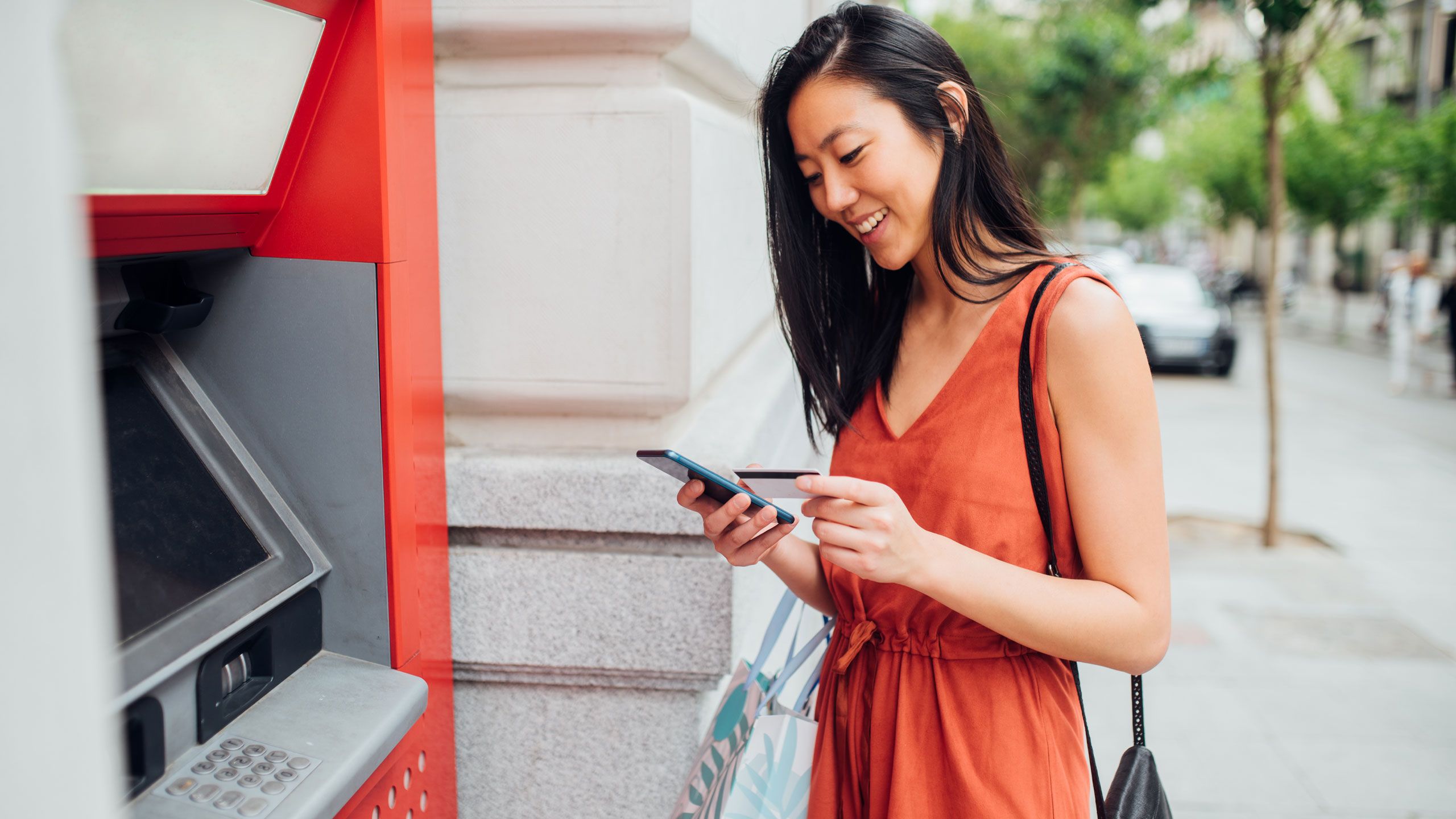 Rút tiền không cần thẻ thông qua ứng dụng Mobile Banking