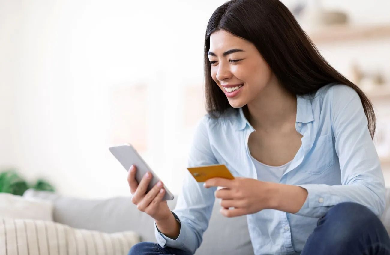 Bạn có thể nạp tiền vào thẻ trả trước bằng Internet Banking