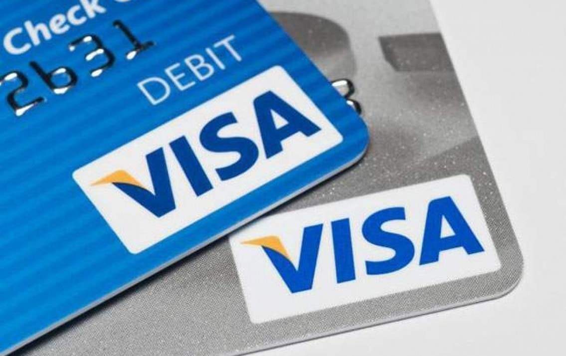 Thẻ Visa Debit khác với thẻ tín dụng, nó không có tích hợp chức năng trả góp 